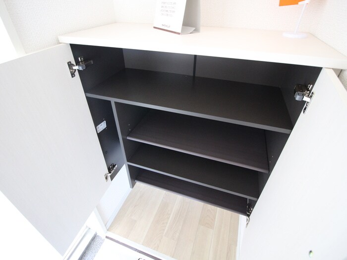 物件内観写真5　(靴箱)