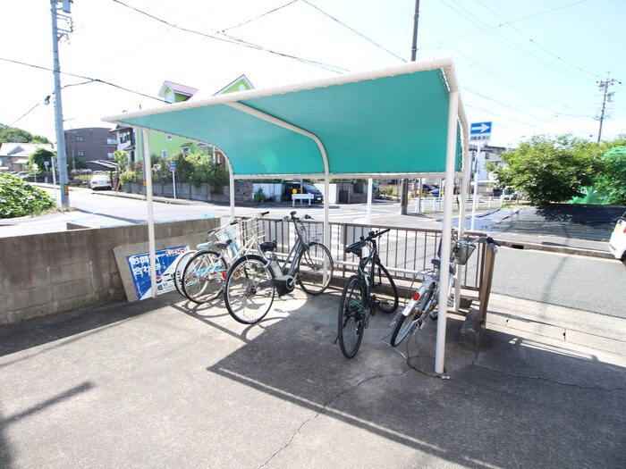物件外観写真3　(駐輪場)