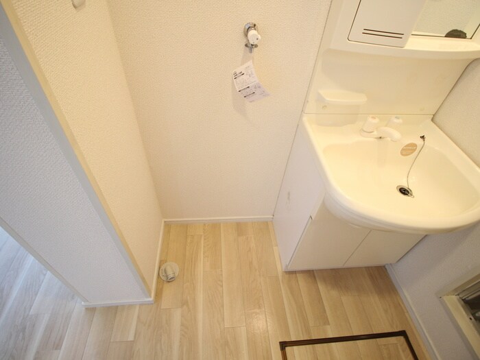 物件内観写真10　(洗濯機置場)