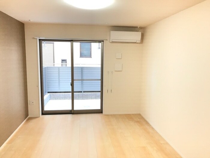 物件内観写真4　(居室)