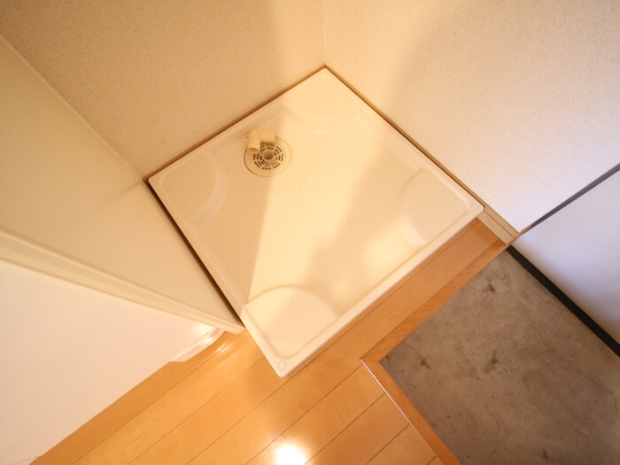 物件内観写真7　(洗濯機置場)