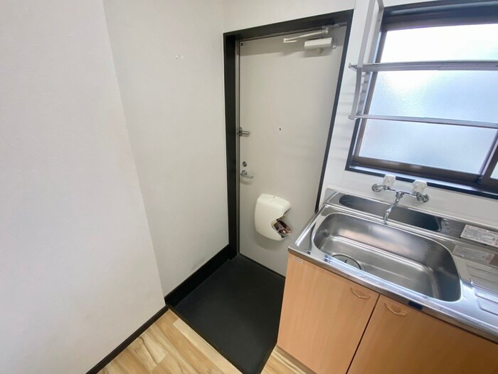 物件内観写真14　(玄関)