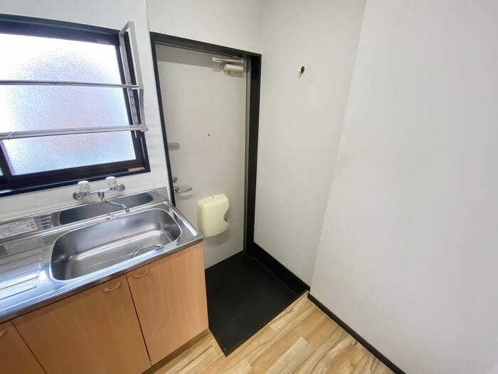 物件内観写真14　(玄関)