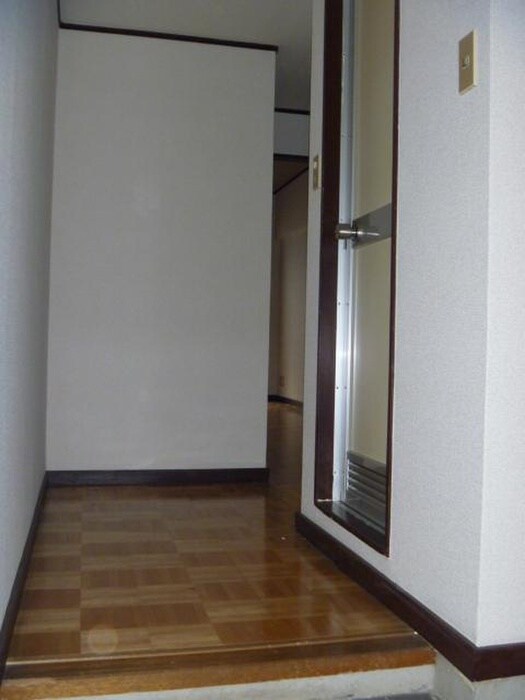 物件内観写真9　(玄関)