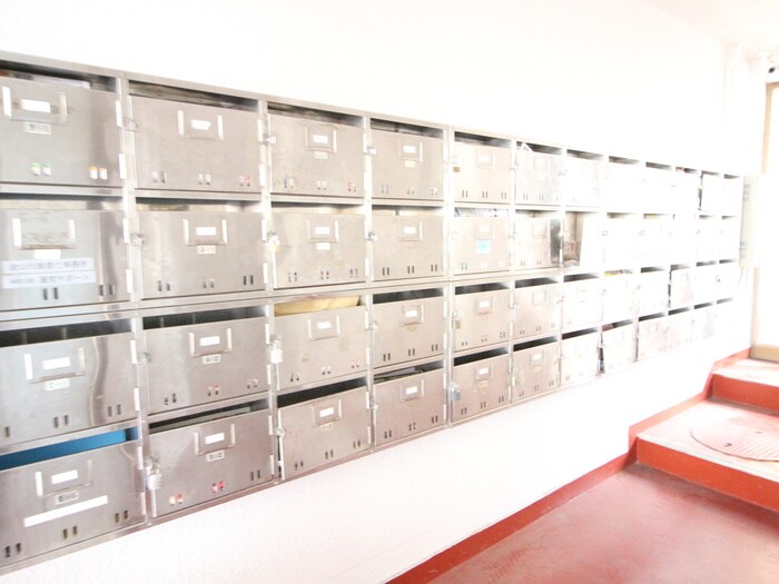 物件外観写真5　(エントランス部分)