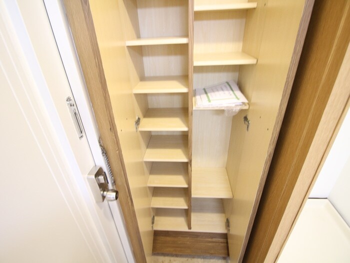 物件内観写真19　(靴箱)