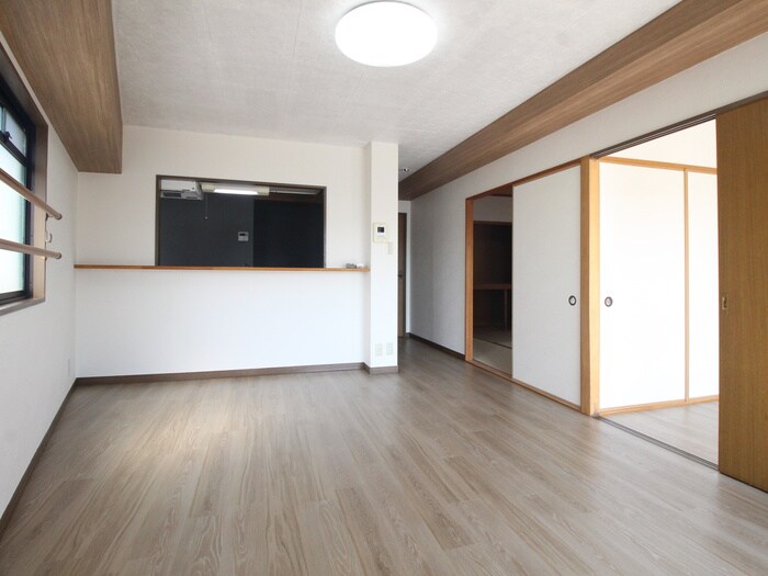 物件内観写真8　(居室)