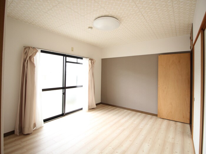 物件内観写真9　(居室)