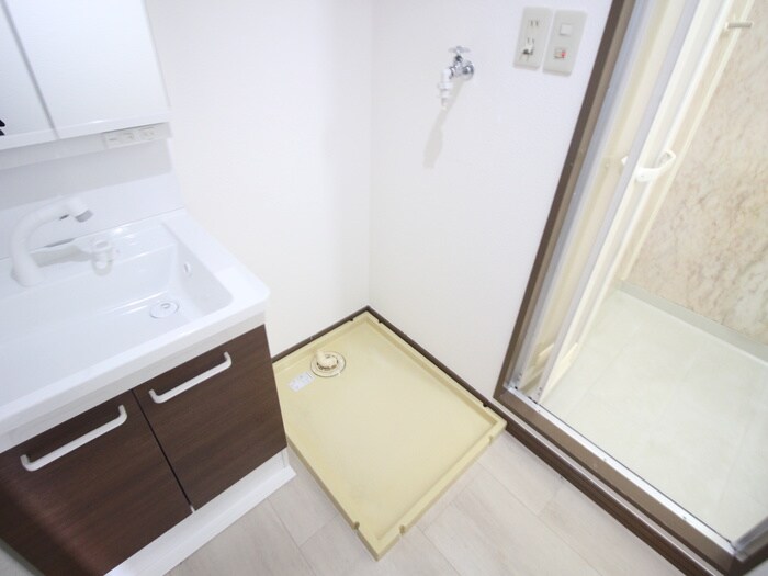 物件内観写真13　(洗濯機置場)