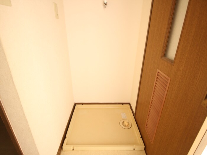 物件内観写真17　(洗濯機置場)