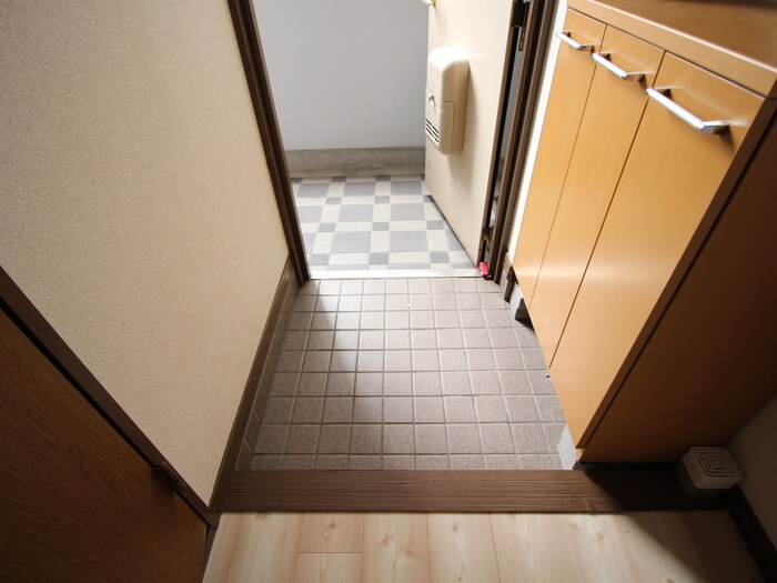 物件内観写真22　(玄関)