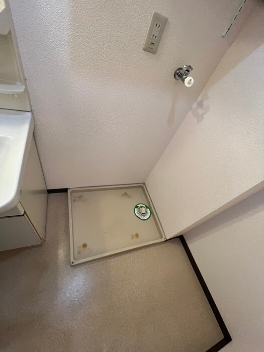 物件内観写真17　(洗濯機置場)