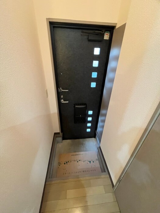 物件内観写真18　(玄関)