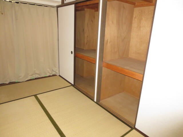 物件内観写真15　(収納)