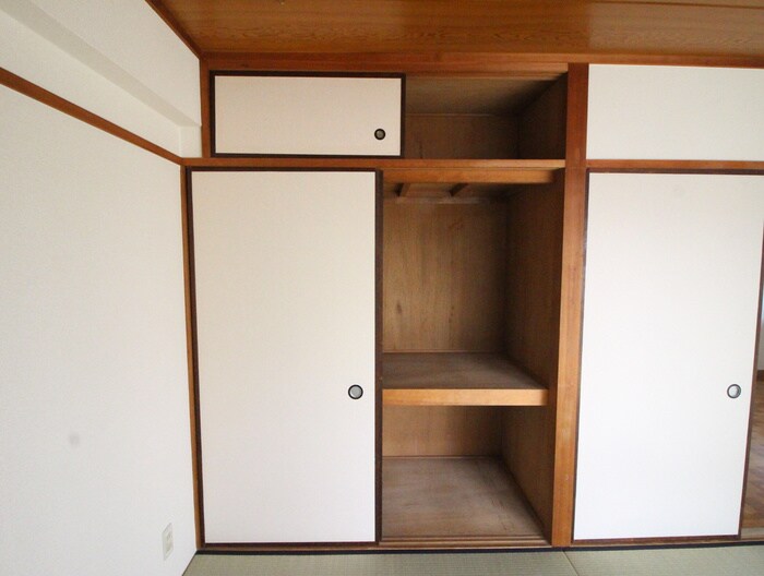 物件内観写真12　(収納)