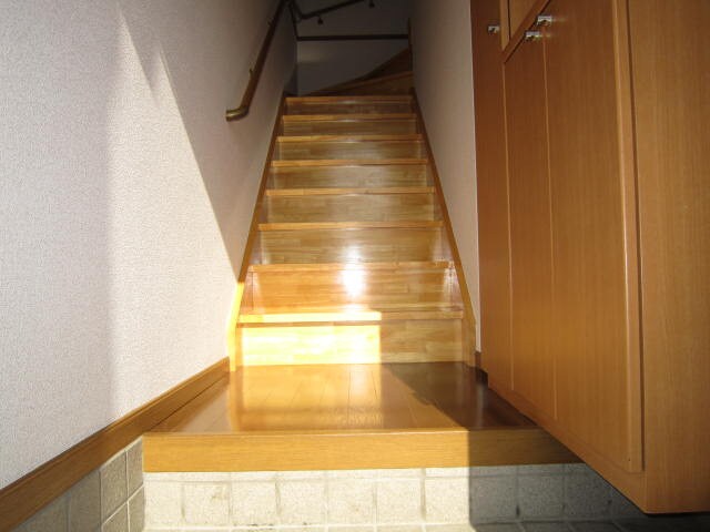 物件内観写真7　(玄関)