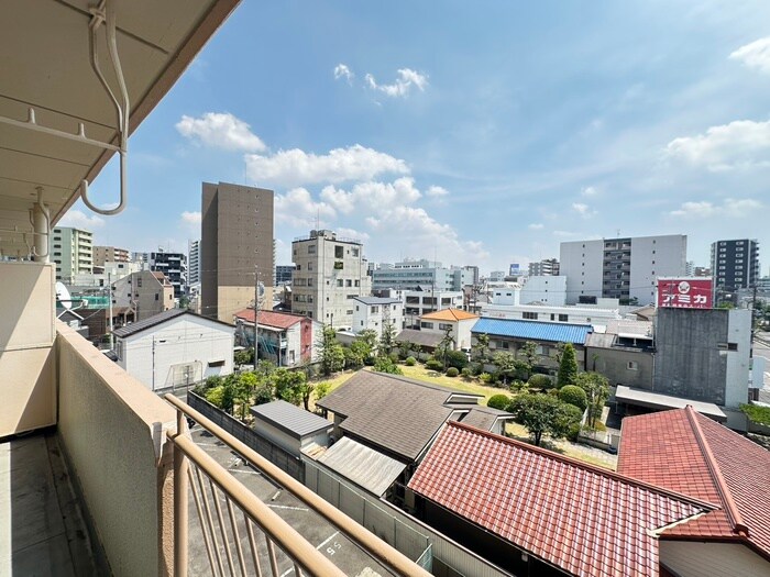 物件内観写真16　(室内からの展望)