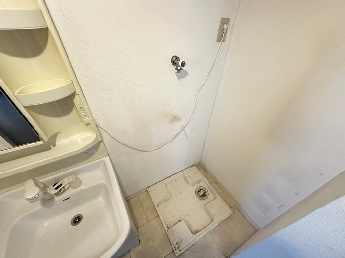 物件内観写真17　(洗濯機置場)