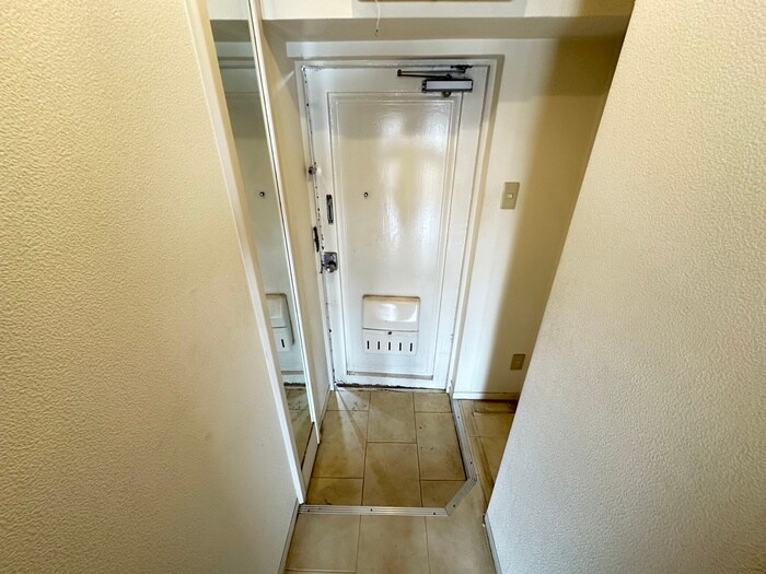 物件内観写真18　(玄関)