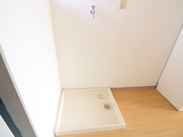 物件内観写真12　(洗濯機置場)