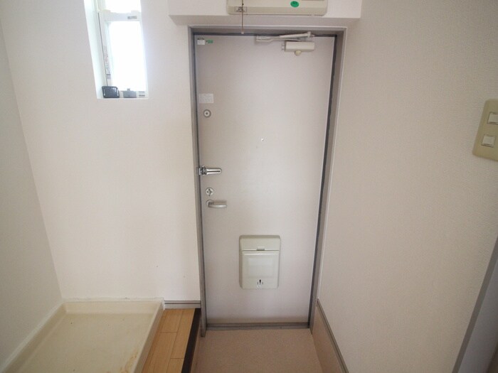 物件内観写真19　(玄関)