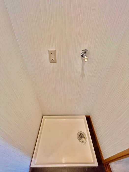 物件内観写真13　(洗濯機置場)