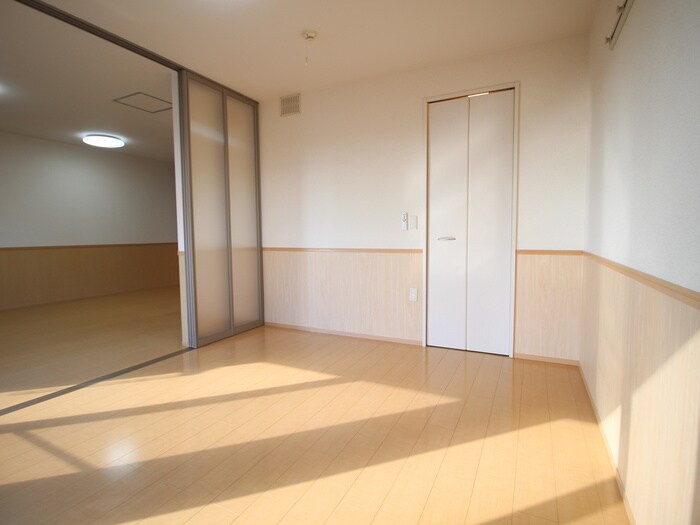 物件内観写真10　(居室)