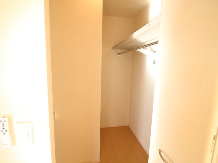 物件内観写真11　(収納)