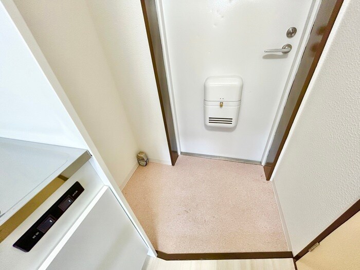 物件内観写真12　(玄関)