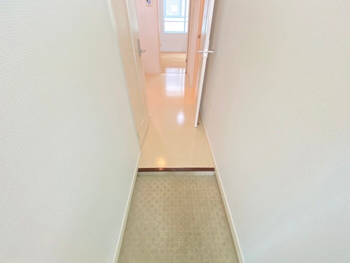 物件内観写真11　(玄関)