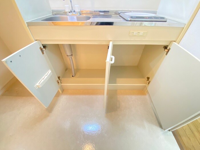 物件内観写真12　(収納)