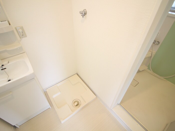 物件内観写真12　(洗濯機置場)