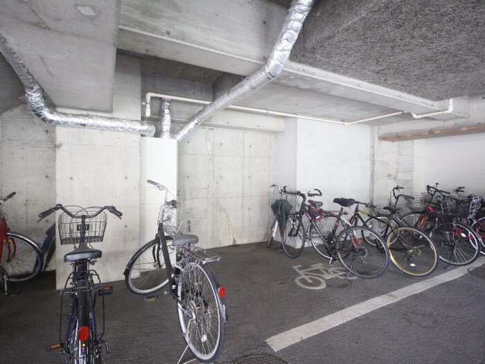 物件外観写真3　(駐輪場)