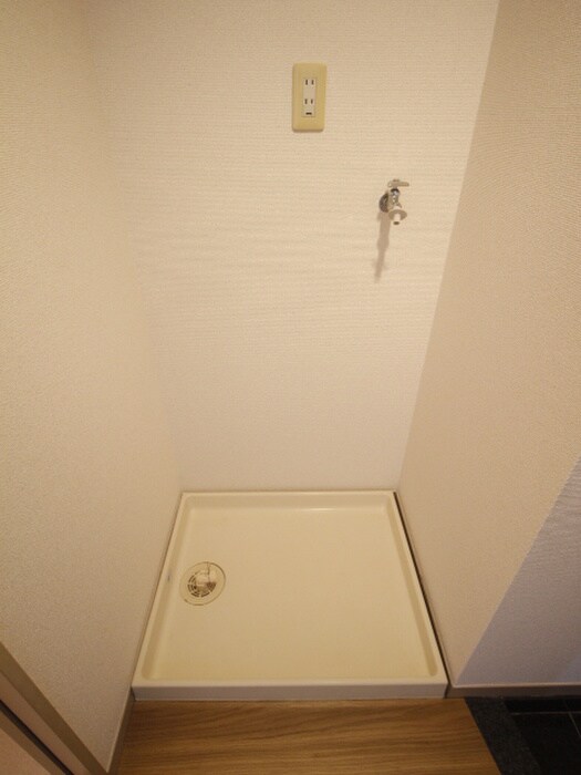 物件内観写真12　(洗濯機置場)