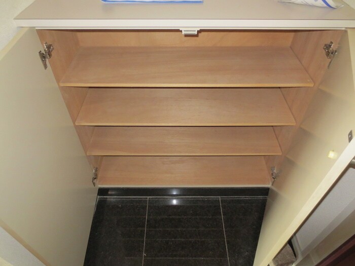 物件内観写真15　(靴箱)