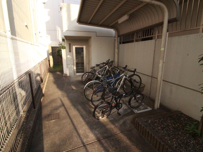 物件外観写真6　(駐輪場)