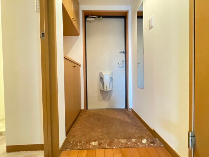 物件内観写真19　(玄関)