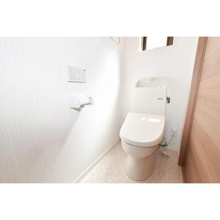 物件内観写真5　(トイレ)