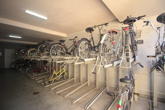 物件外観写真3　(駐輪場)