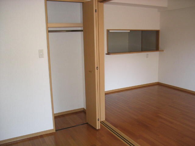 物件内観写真12　(収納)