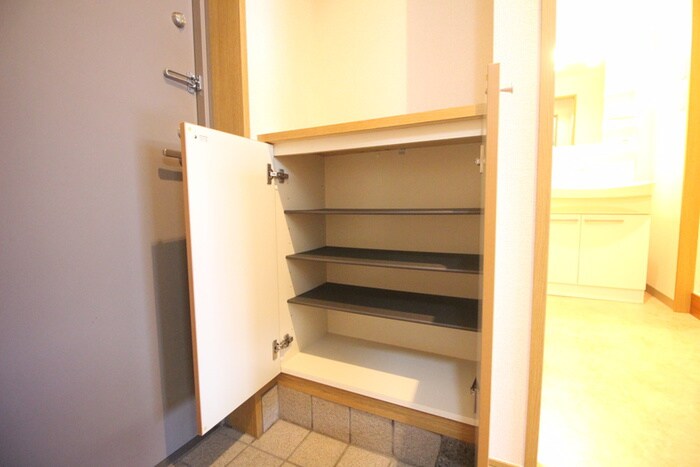 物件内観写真13　(靴箱)