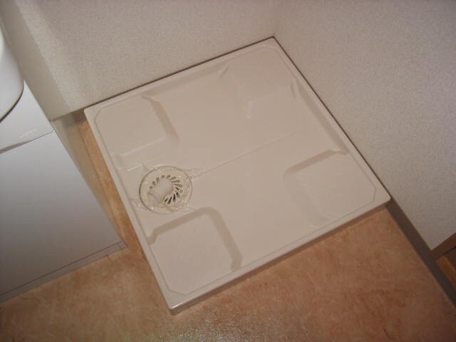 物件内観写真15　(洗濯機置場)