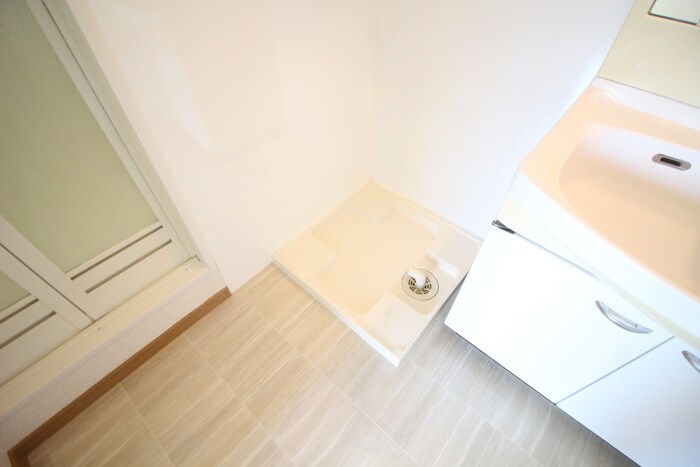 物件内観写真17　(洗濯機置場)