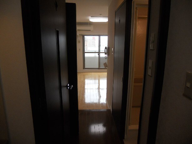 物件内観写真8　(廊下)