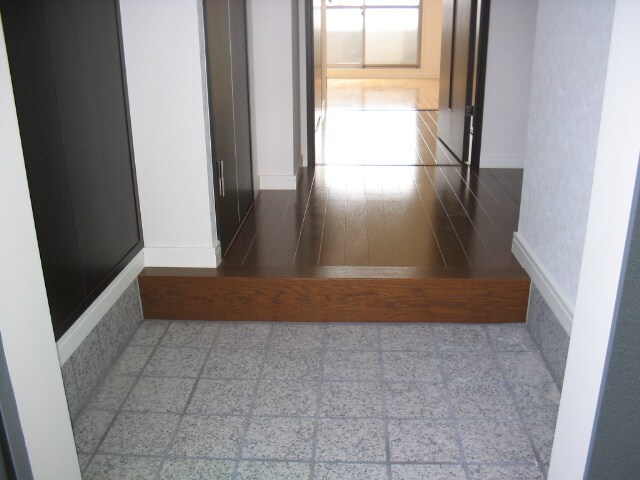 物件内観写真14　(玄関)