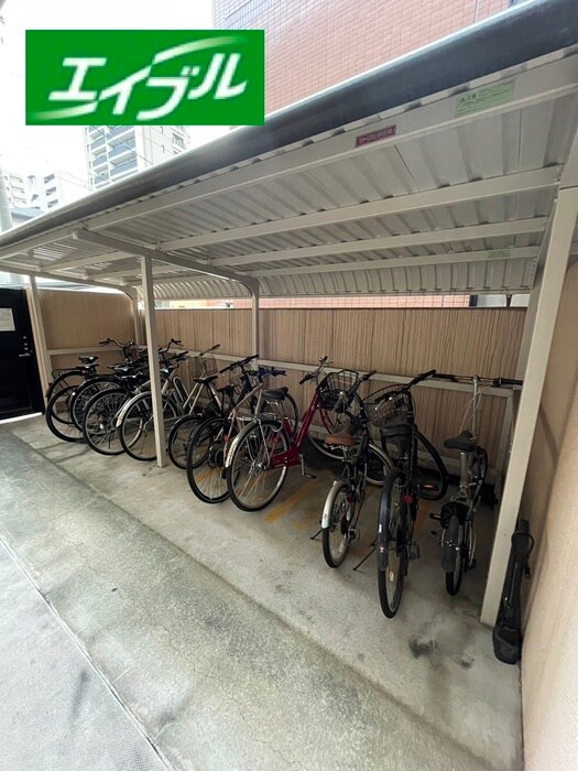 物件外観写真4　(駐輪場)