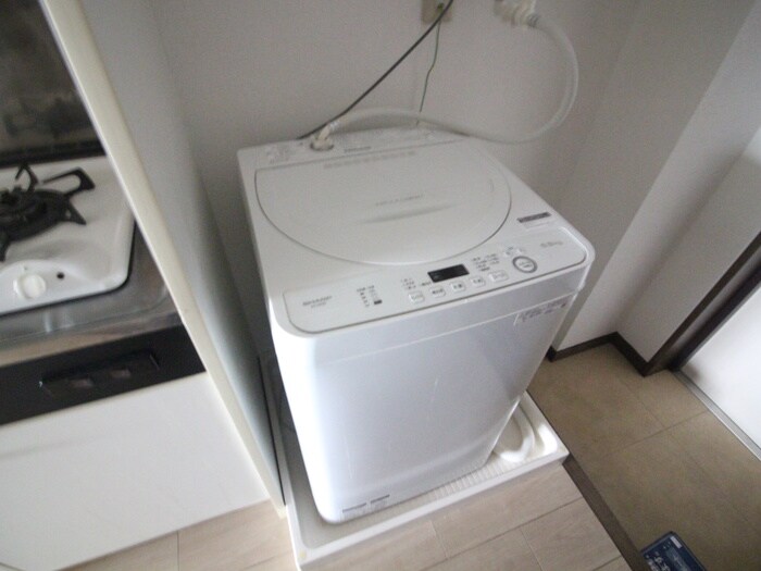 物件内観写真15　(洗濯機置場)