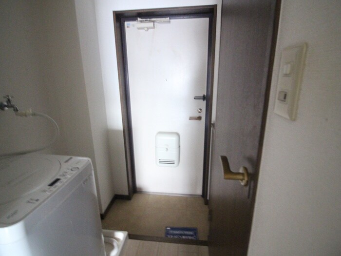 物件内観写真19　(玄関)