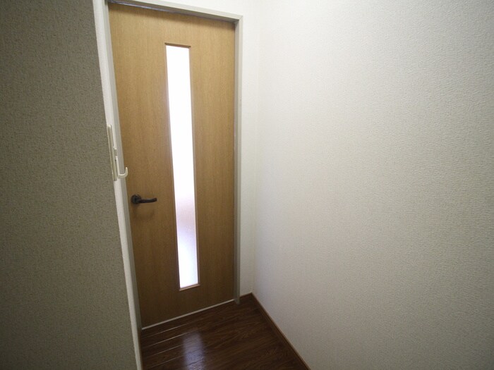 物件内観写真16　(玄関)