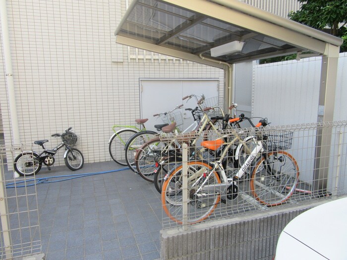 物件外観写真6　(駐輪場)
